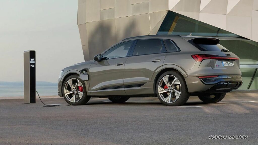 Q8 E-Tron 2023sendo carregado.