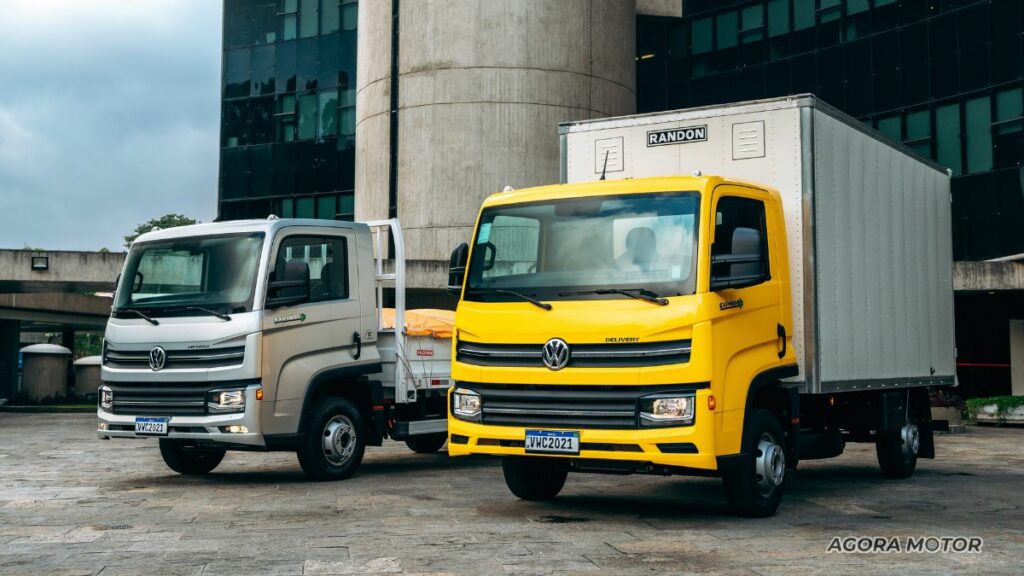 Delivery Express + 2023 com baú e carroceria.