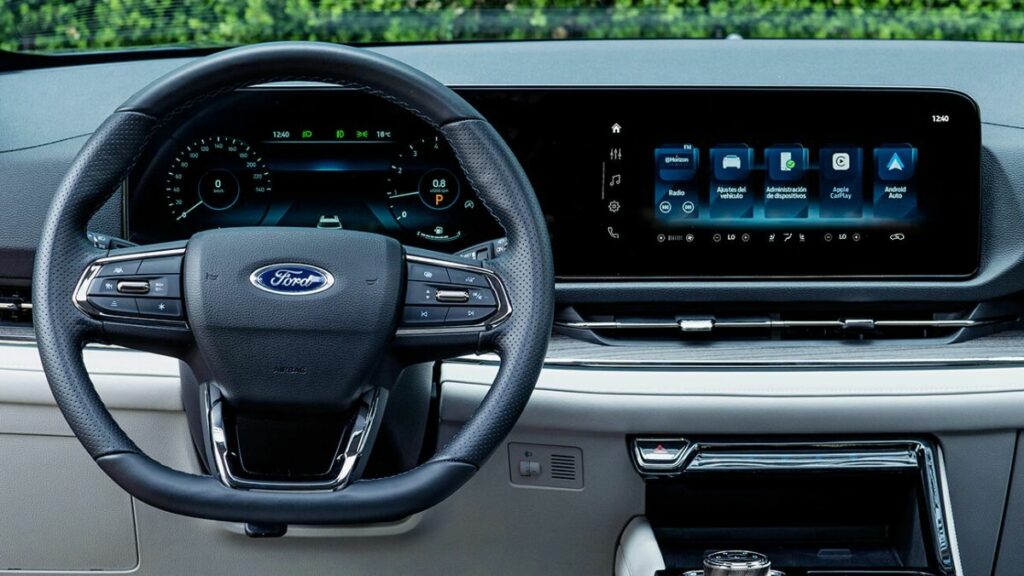 Painel do Ford Equator 2023.