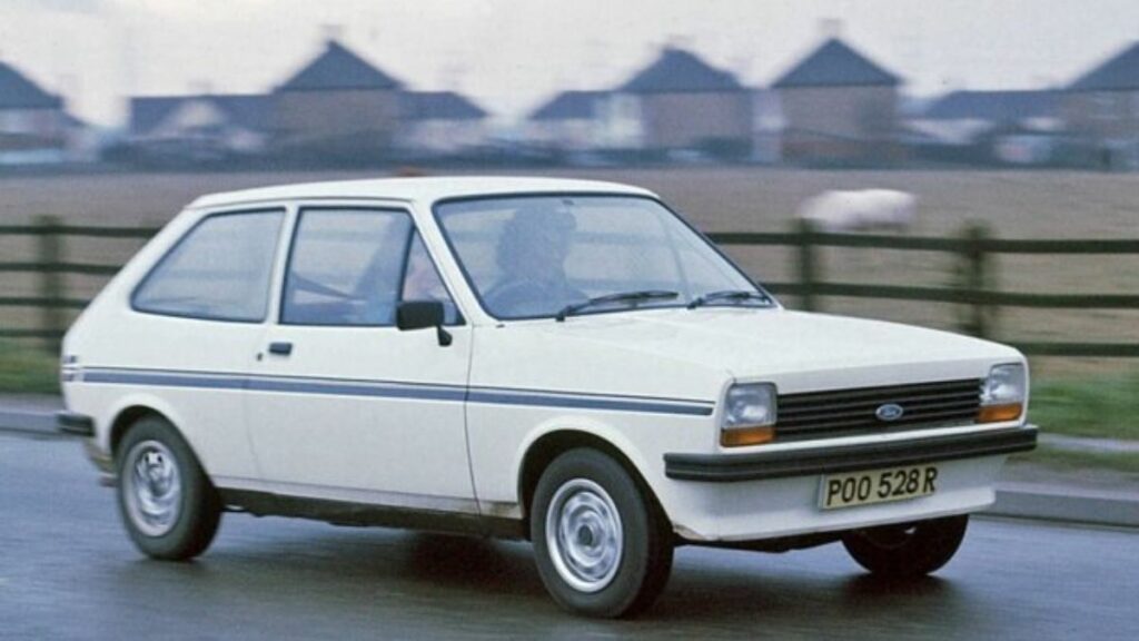 Um dos primeiros modelos do Ford Fiesta.