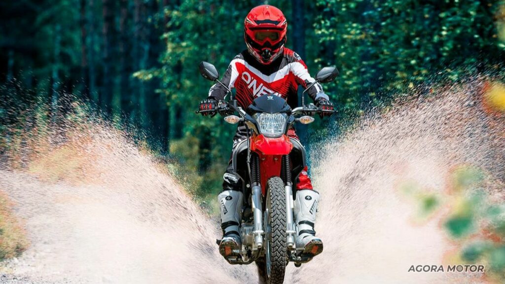 NK 150 2023 na água.