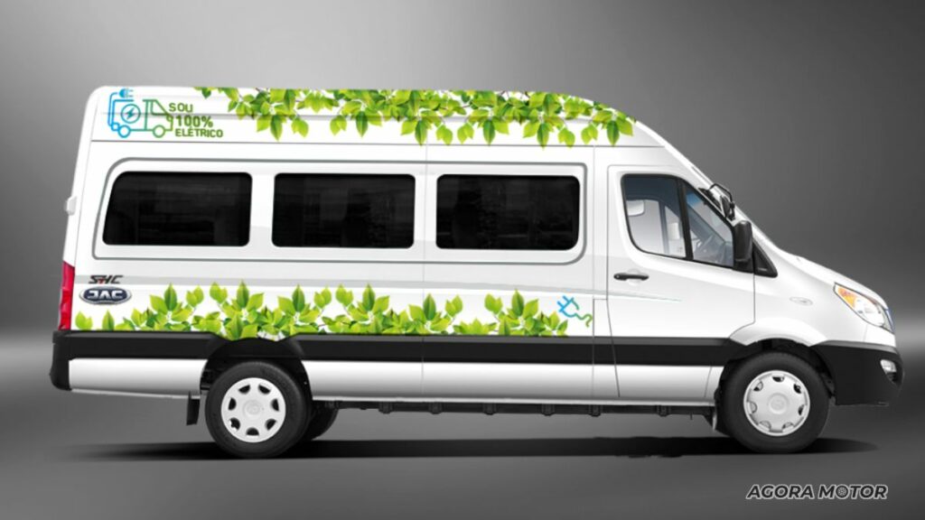 Lateral da iEV 750v 2023.