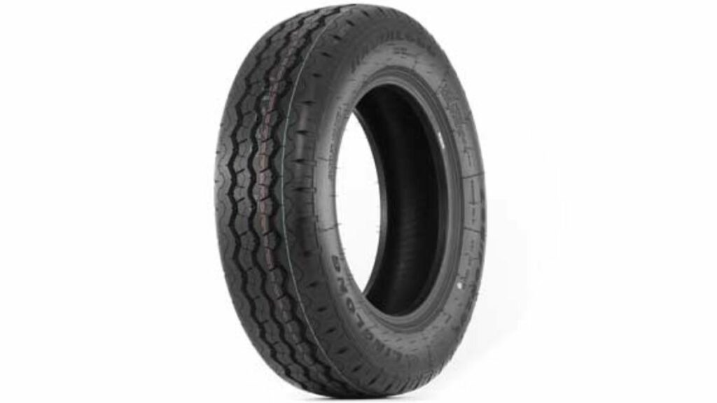 Pneu R666 da marca Ling Long.