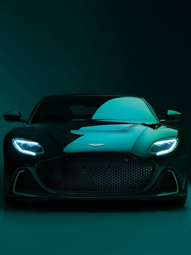 Aston Martin DBS 770 dianteira.