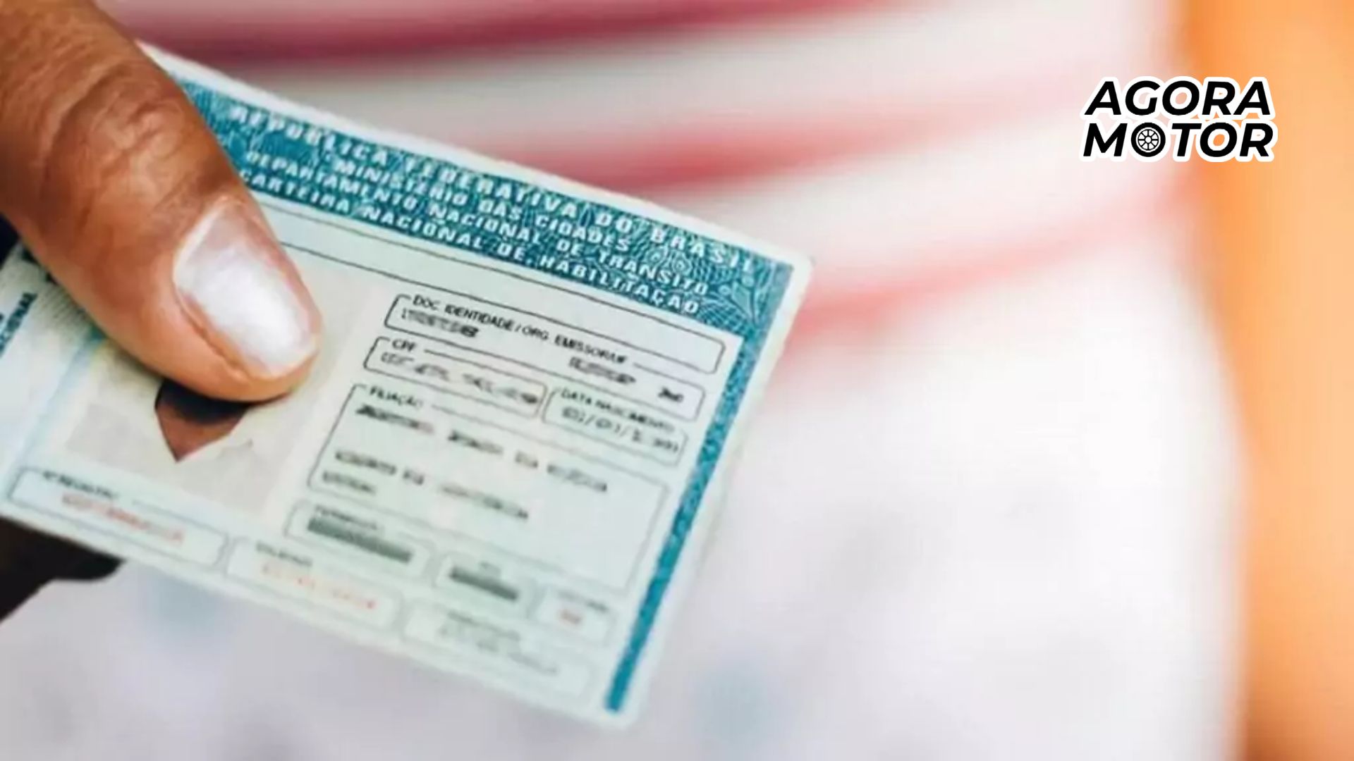 Foto de uma carteira de motorista