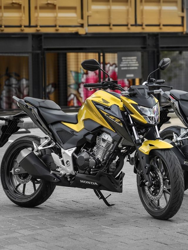 Foto de uma CB 300F Twister 2023