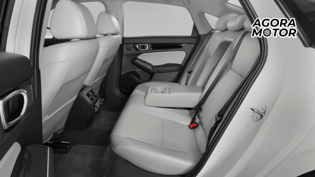 Foto do interior do novo Civic