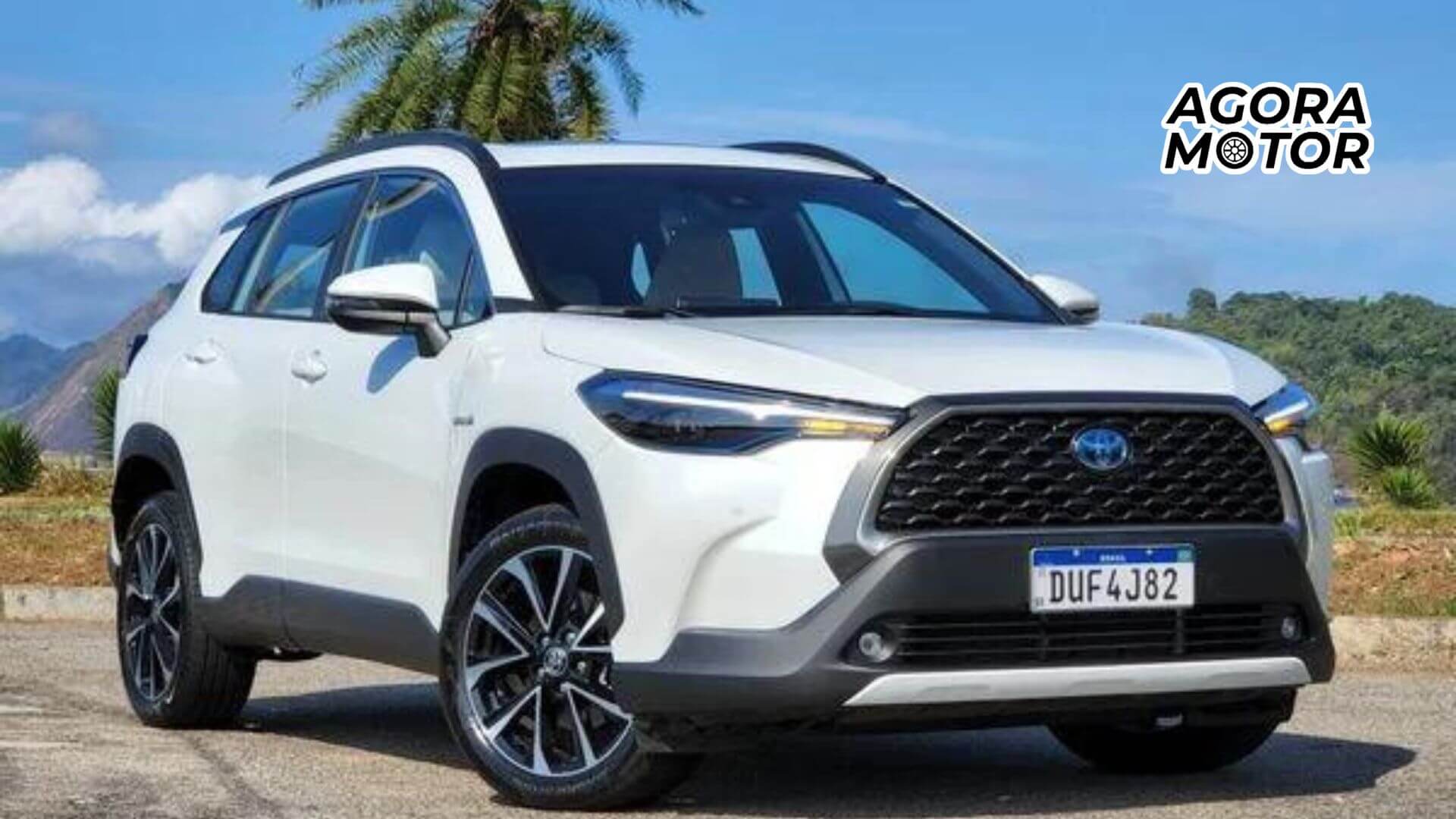 Foto de um Corolla Cross, um dos eletrificados mais famosos