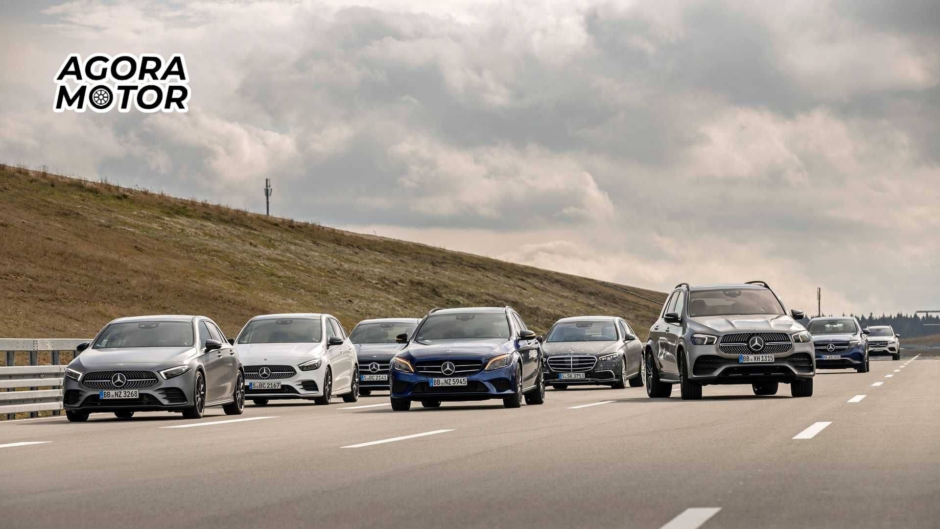 Foto de várias Mercedes, a montadora vai contar com direção autônoma de nível 3 nos EUA.