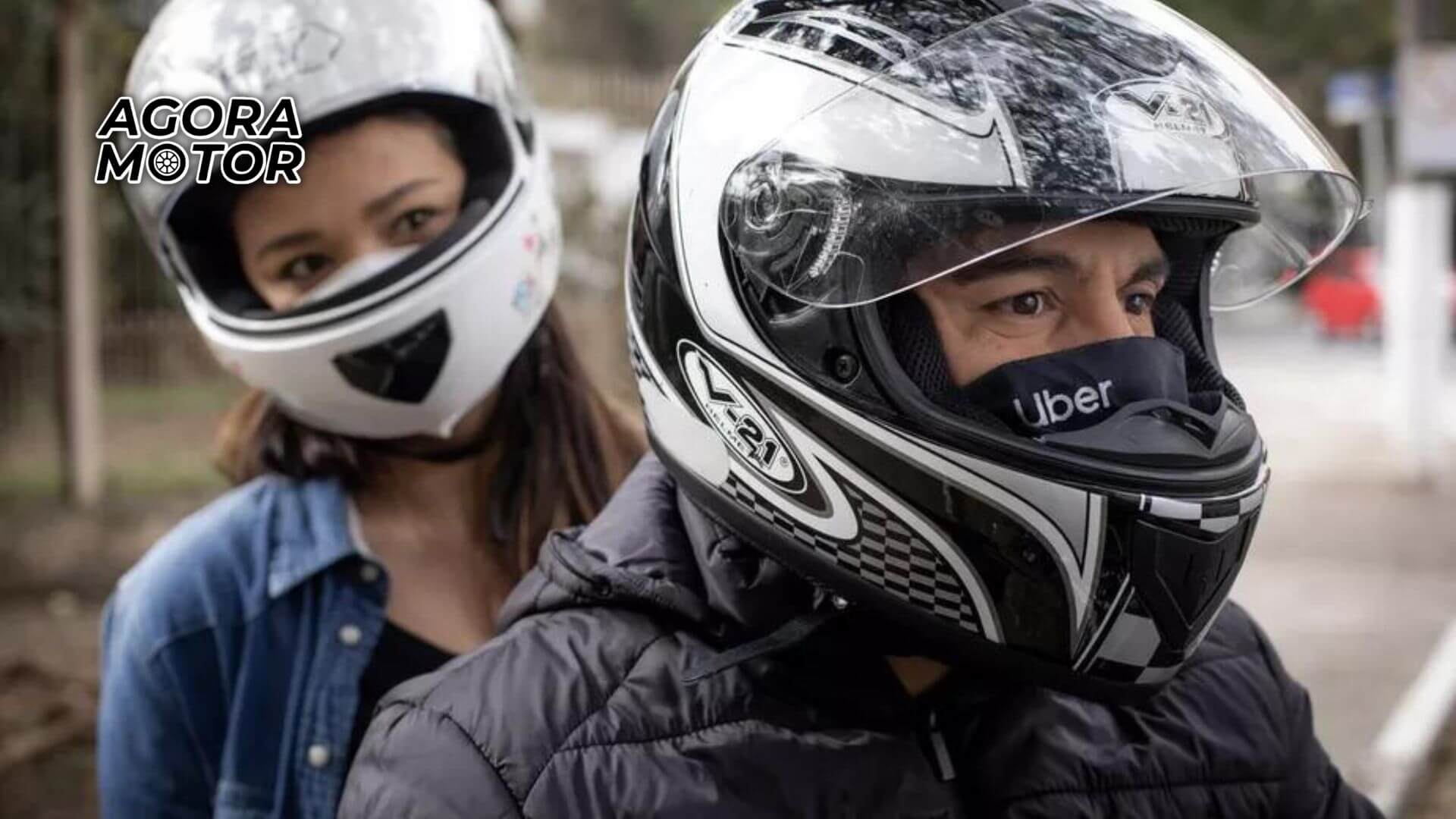 Foto de uma pessoa fazendo uma viagem com Uber Moto