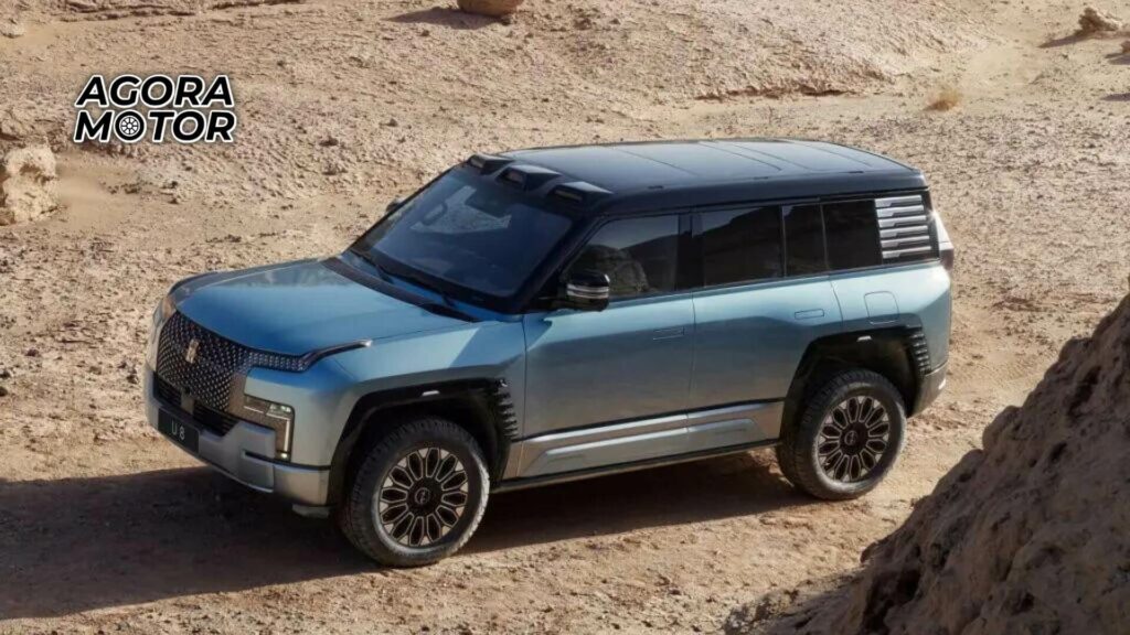 Foto lateral de um Yangwang u8