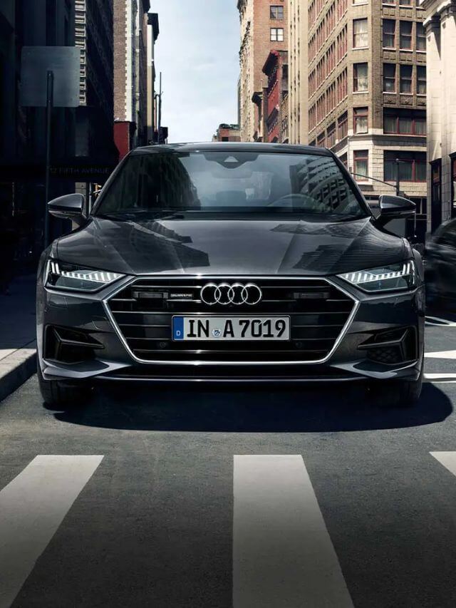 Frente de um Audi A7 2023.