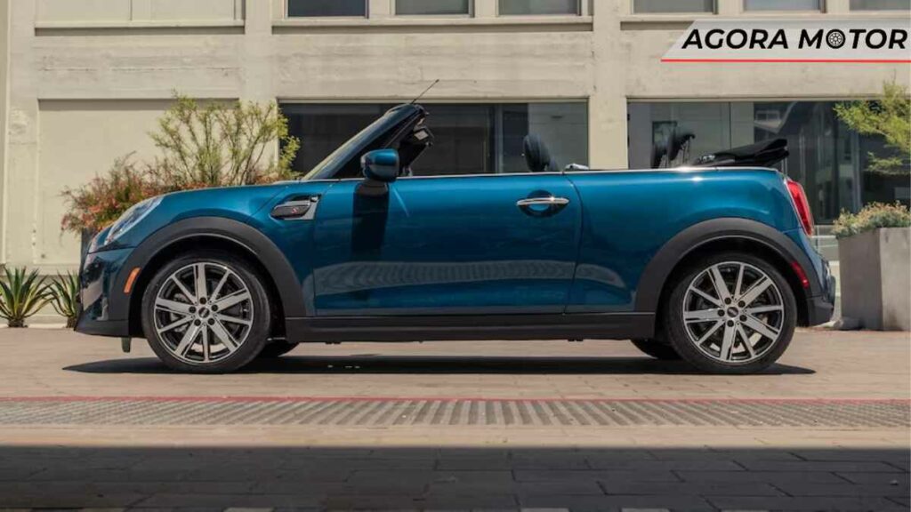 Mini Cooper conversível 2023.