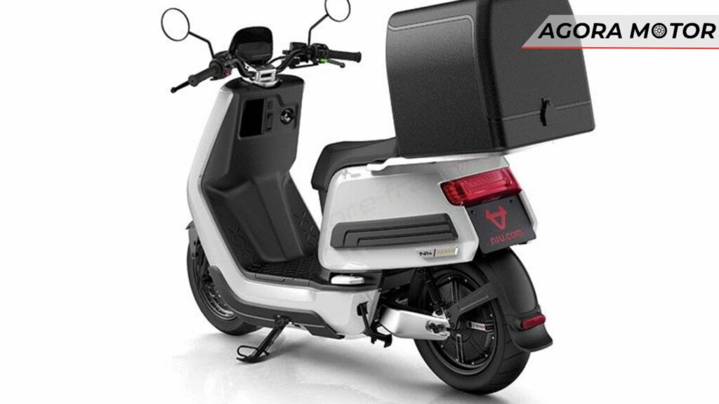 Traseira da NIU NQI 2023.