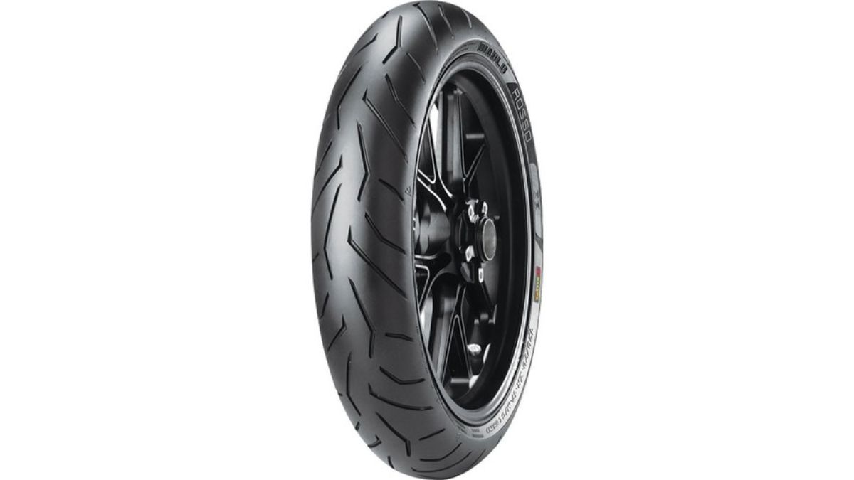 Um dos melhores pneus 100/80-17, Pirelli Diablo Rosso II 52H.