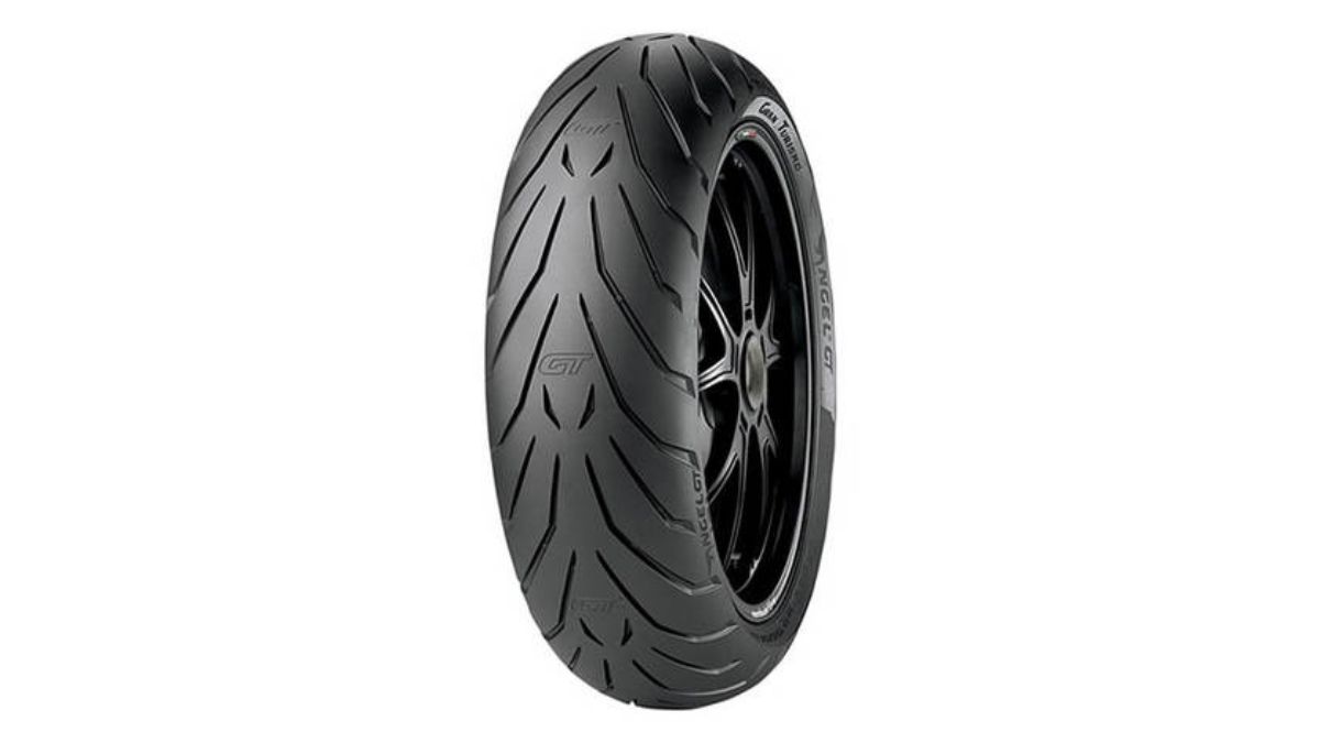 Um dos melhores pneus 180/55 R17, o Pirelli Angel GT 73W.