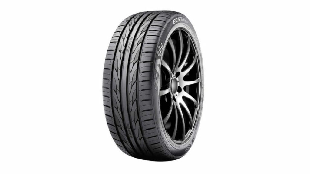 Pneu Kumho Ecsta PS31 215/45 R18 93W.