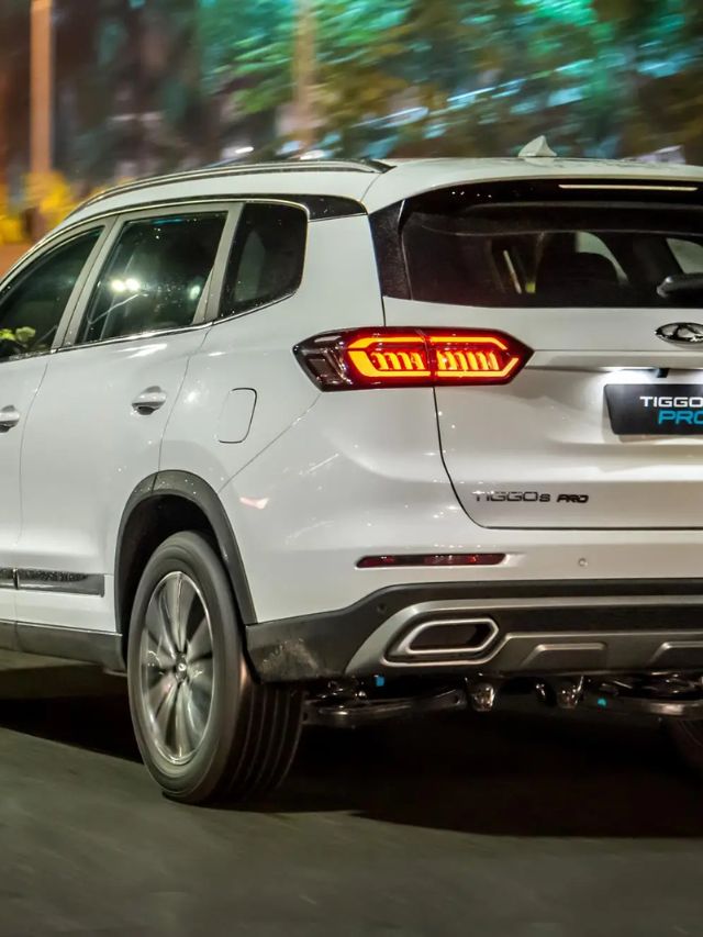 Traseira de um Tiggo 8 Pro.
