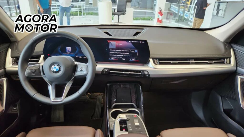 Foto do interior do carro