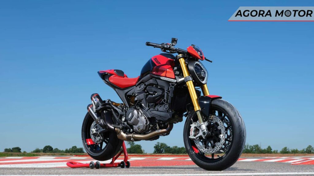 Foto de um Ducati Monster, uma das motos da Ducati em 2023