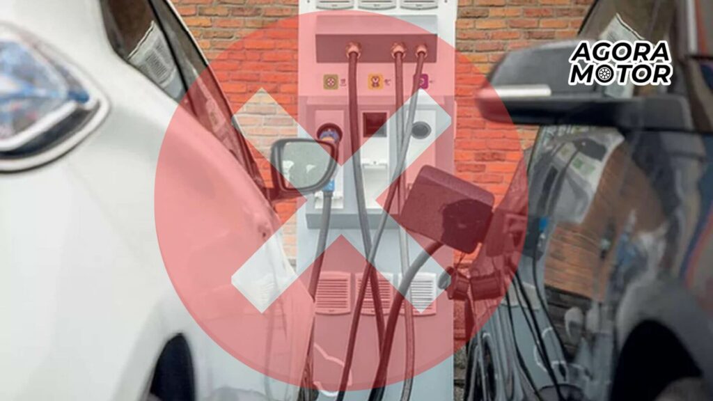 Foto de carros elétricos carregando