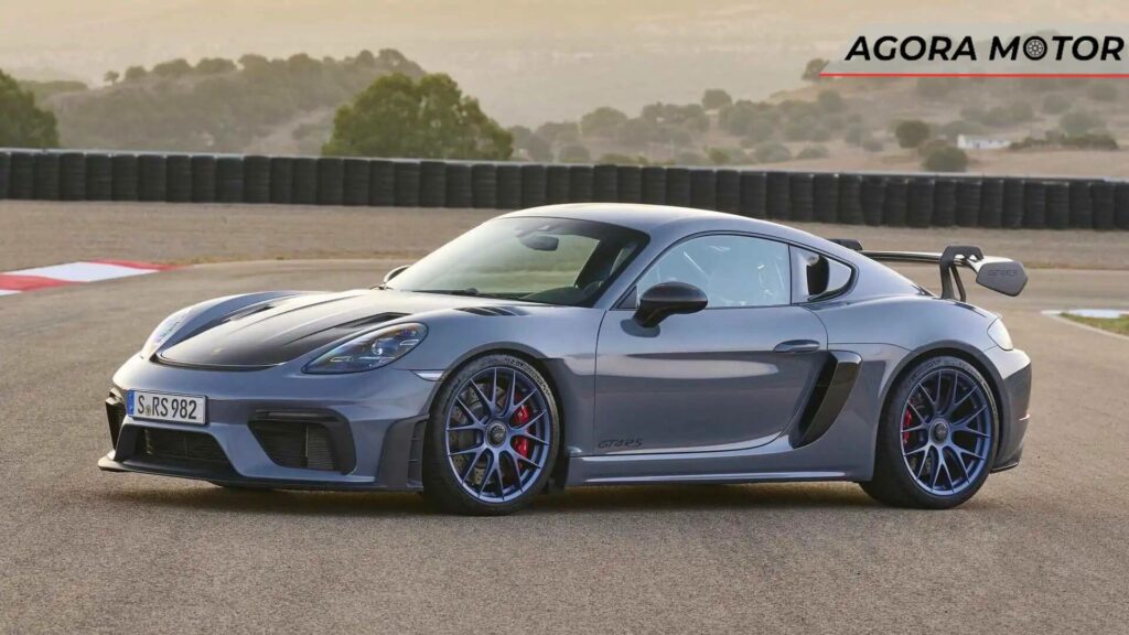 Foto de um Porsche 718 2023, carros da Porsche 2023