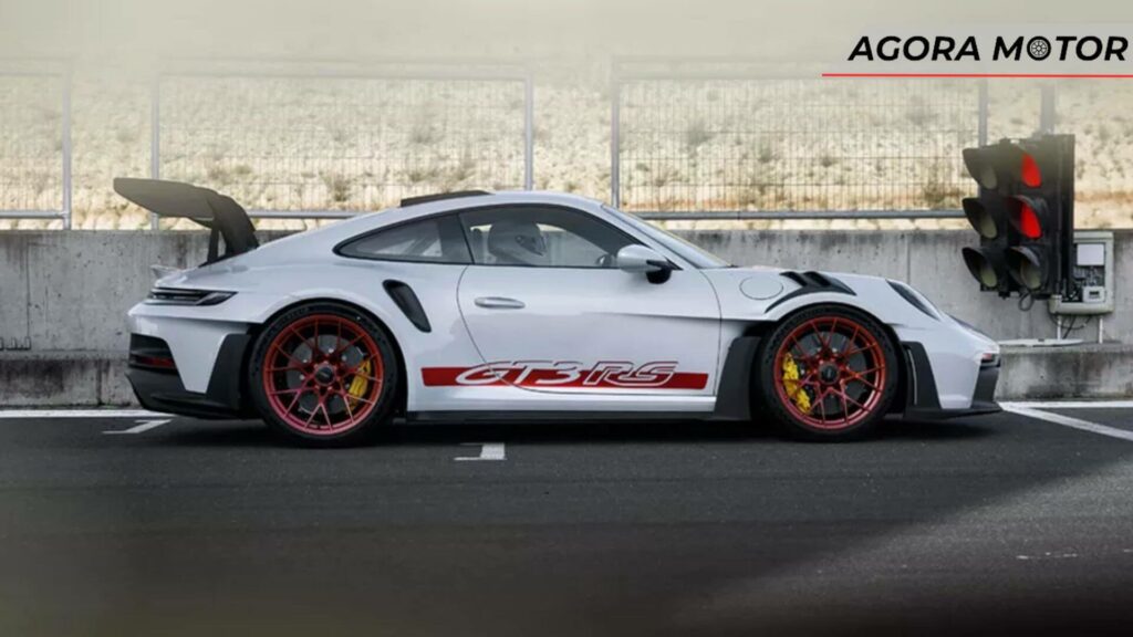 Foto de um Porsche 911 2023