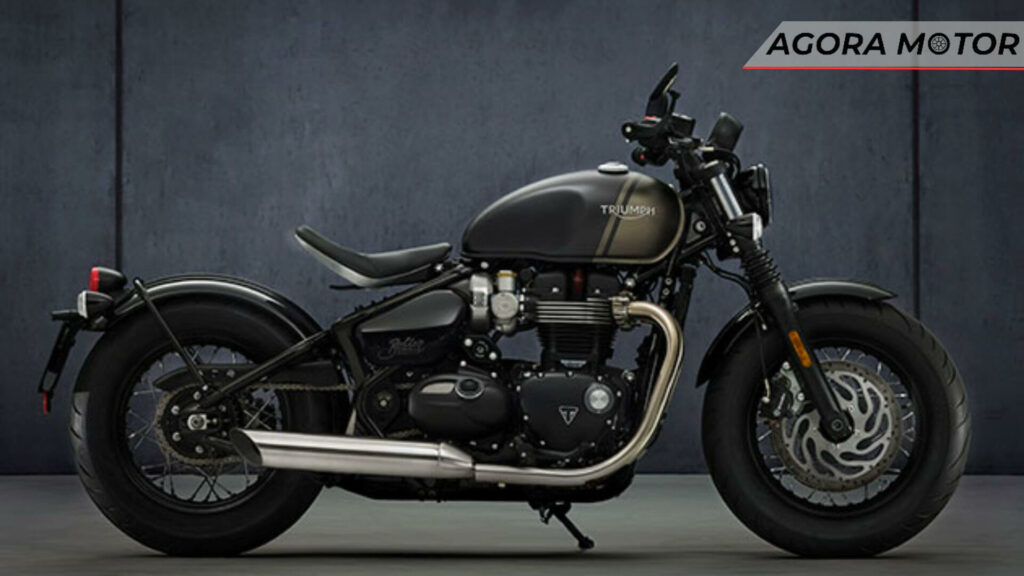 Foto lateral de uma Bonneville Bobber