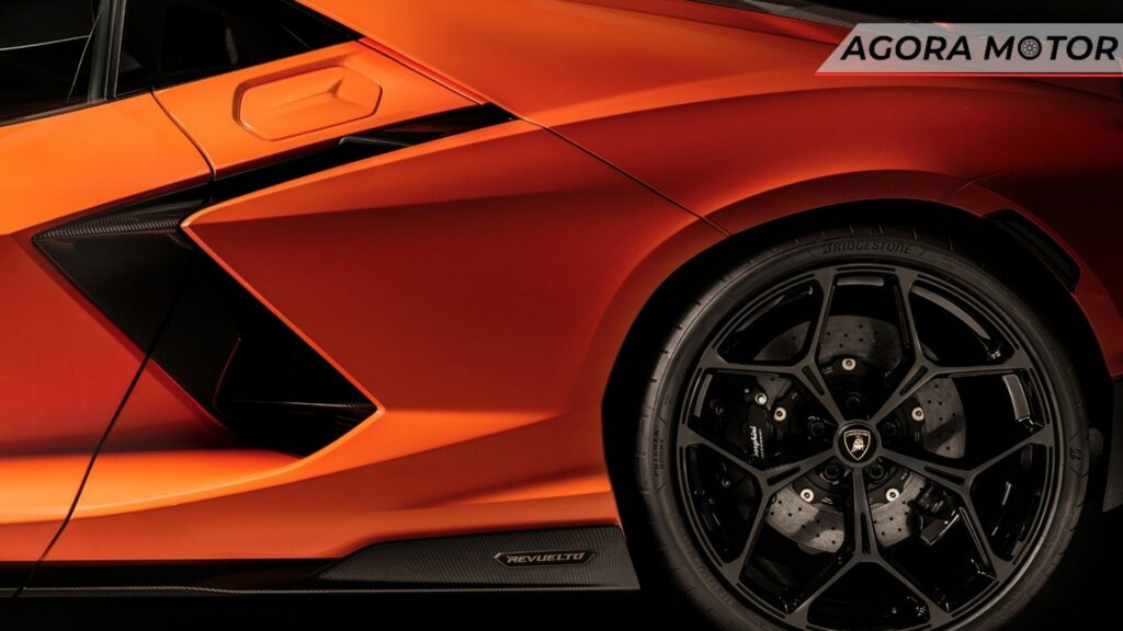 Roda Aro 21 da Lamborghini Revuelto 2023.