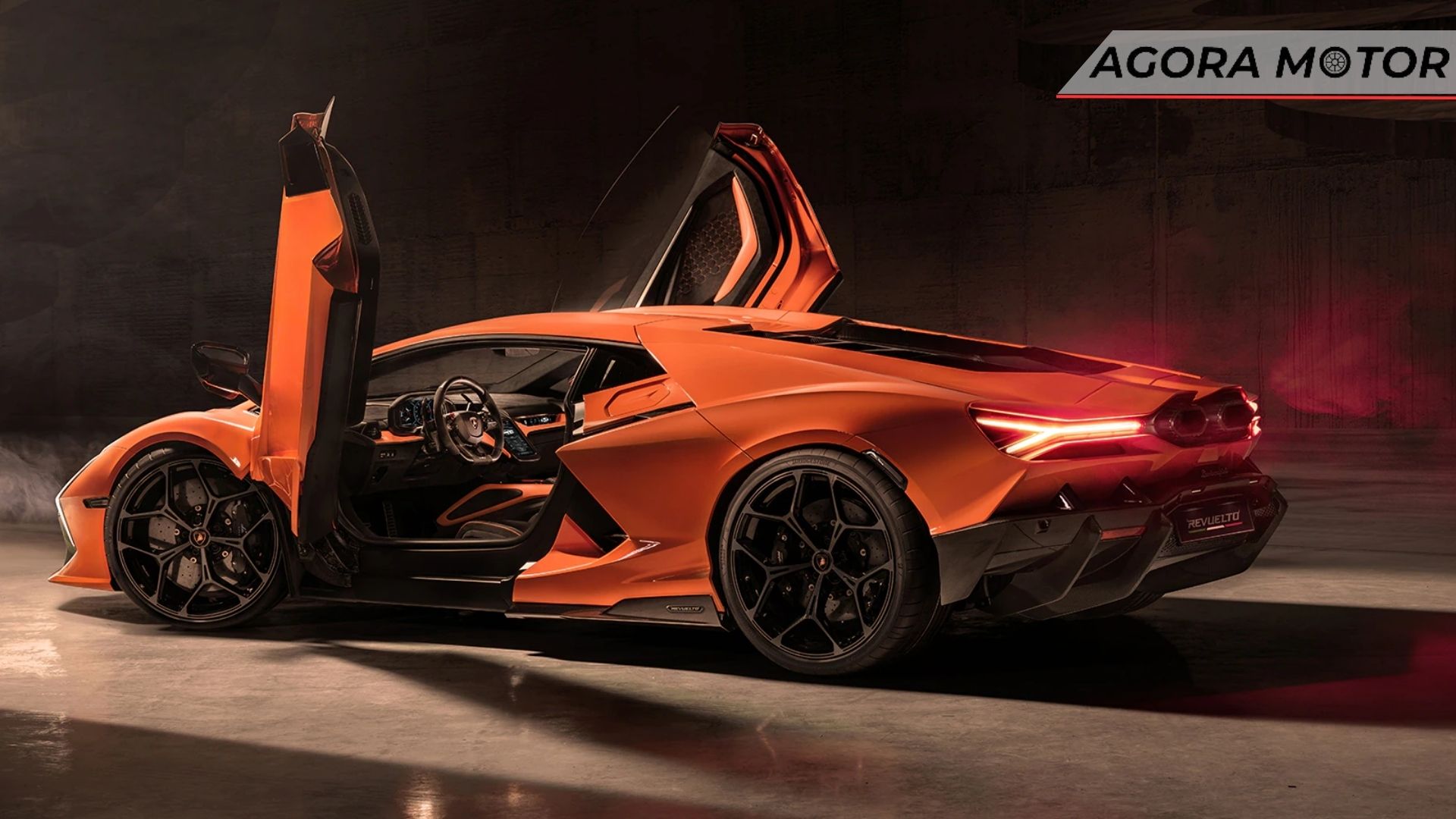 Visual da Lamborghini Revuelto 2023.