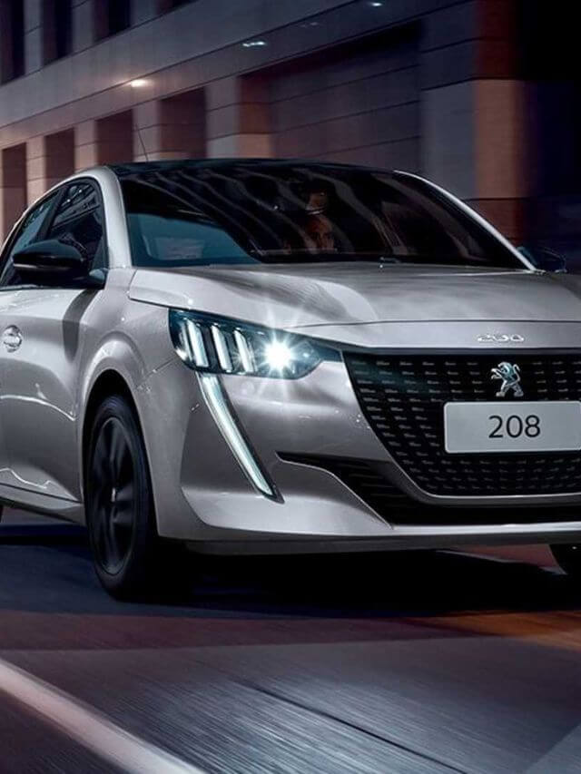 Peugeot 208 2023 na rua.