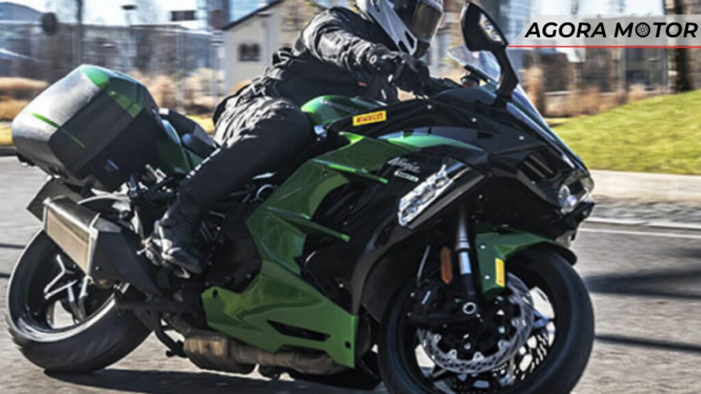 Moto sport touring.