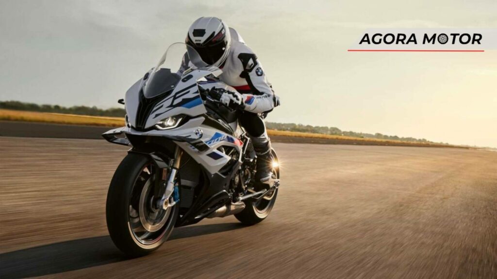 Foto de uma BMW S 1000 RR 2023
