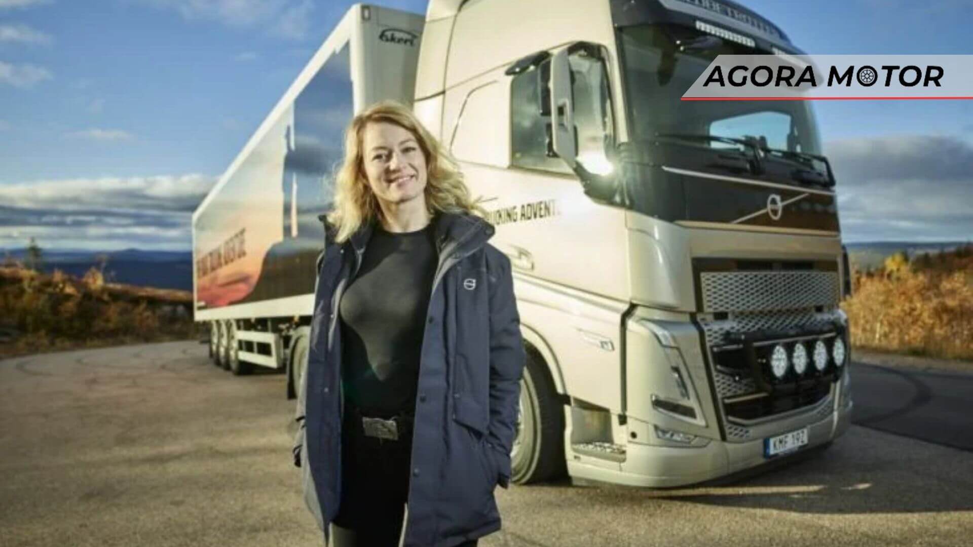 Foto de um caminhão com banheiro e a moça que testou ele, caminhões