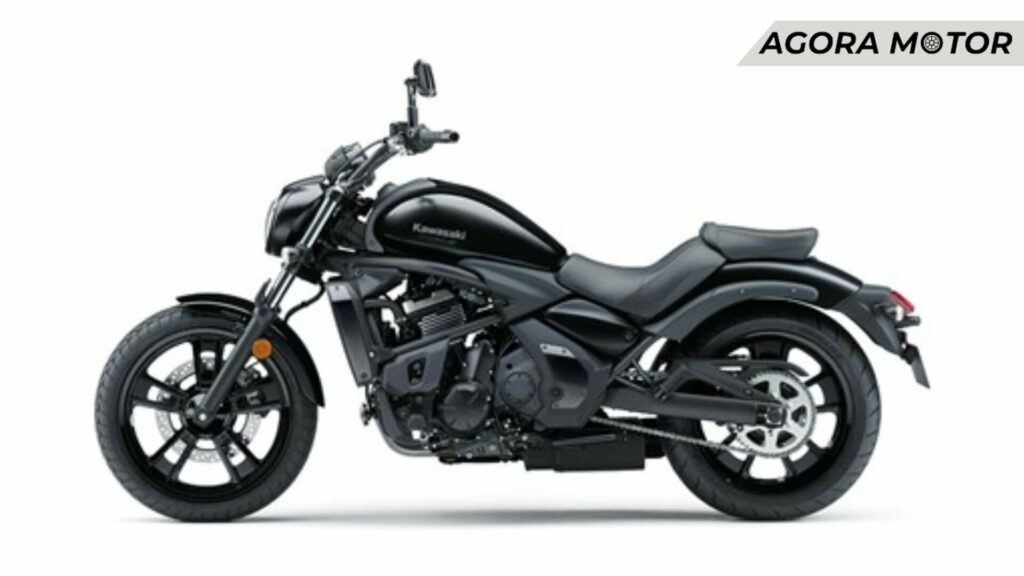Foto de uma das motos mais diferentes da linha motos da Kawasaki em 2023 hoje, a Vulcan 2023