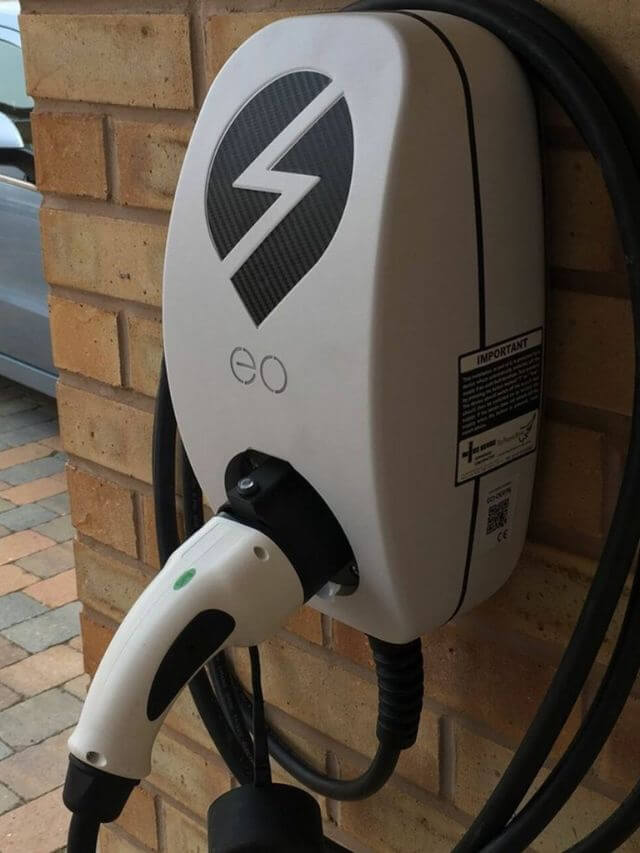 Foto de um carregador WallBox