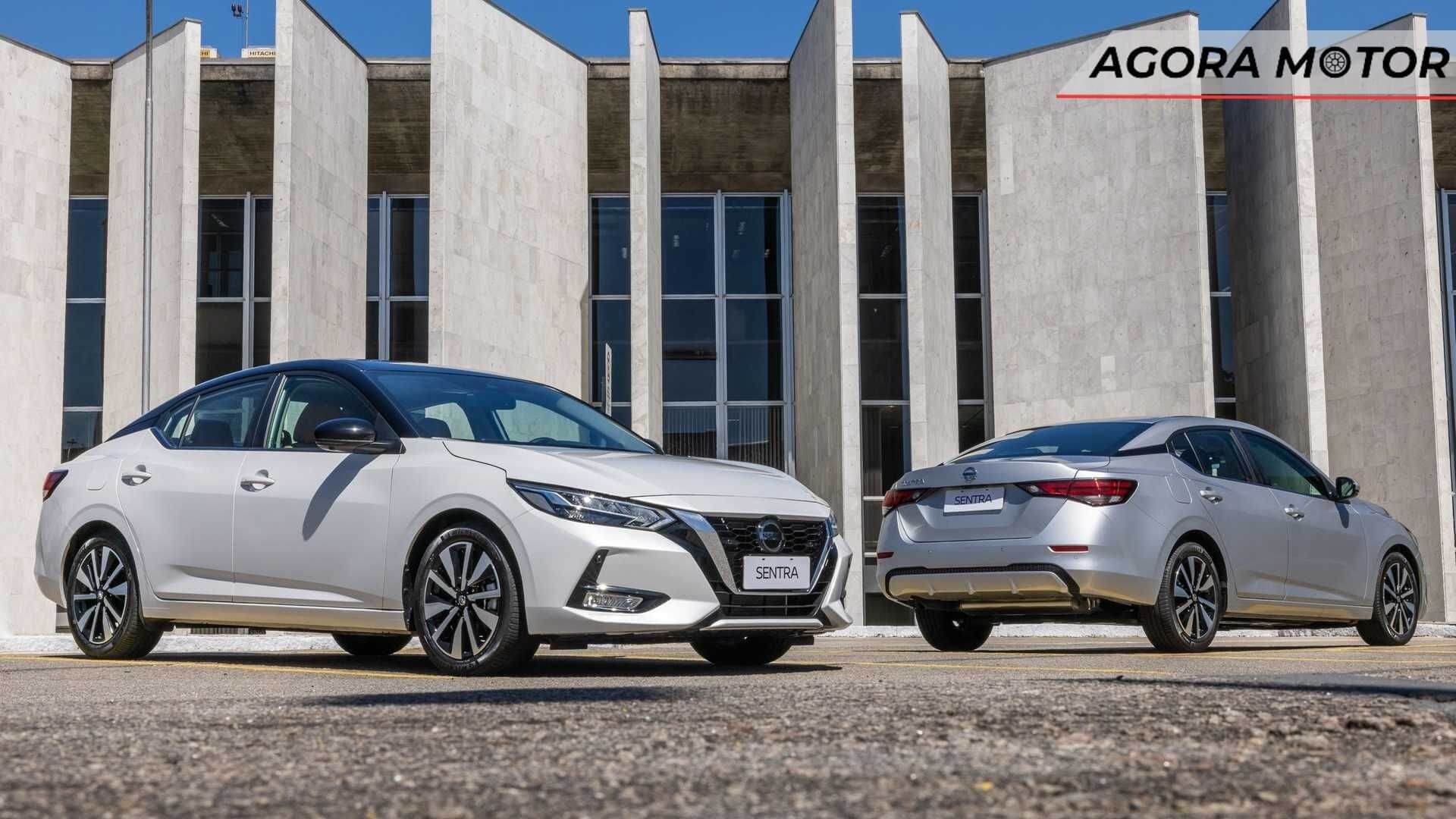 Foto de dois Nissan Sentra 2023