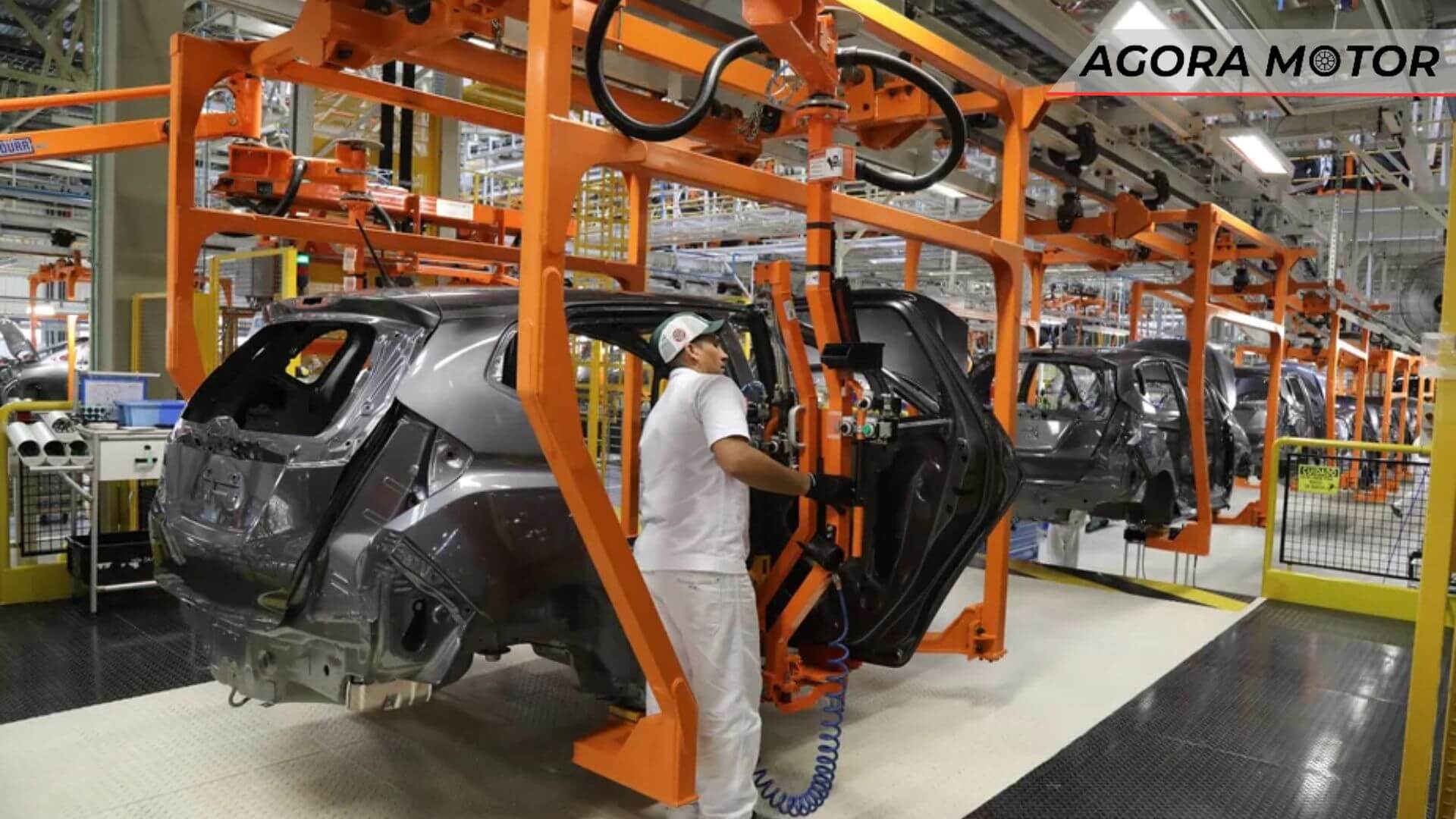 Foto de uma montadora que trabalha com produção automotiva