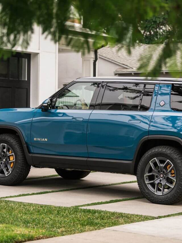 Rivian R1S estacionado.