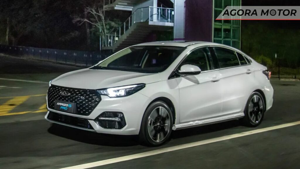Foto de um Arrizo, Caoa Chery Tiggo 5X e Arrizo