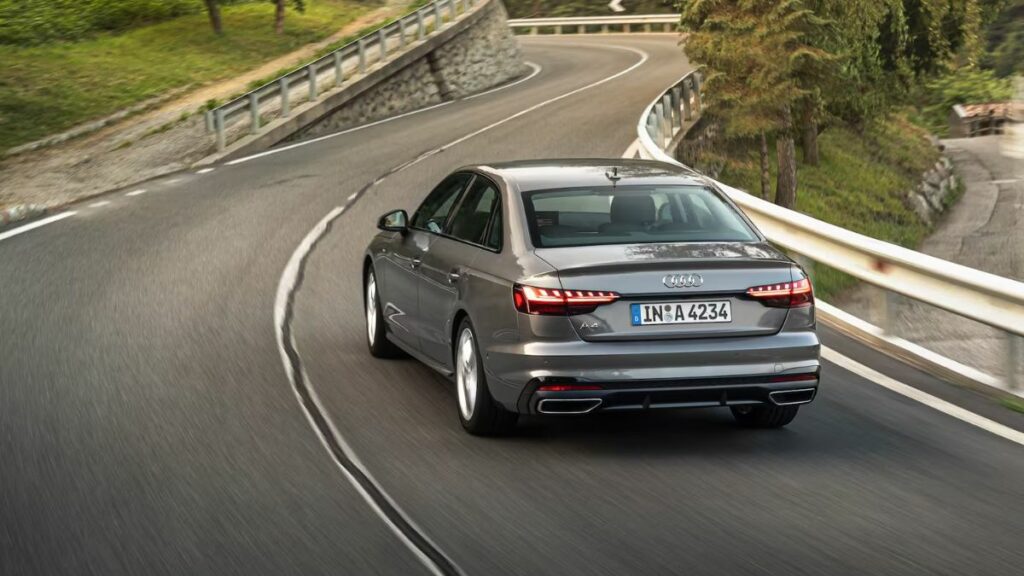 Audi A4 visto de traseira