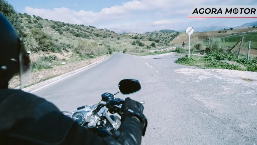 10 estradas mais perigosas para andar de moto em 2023