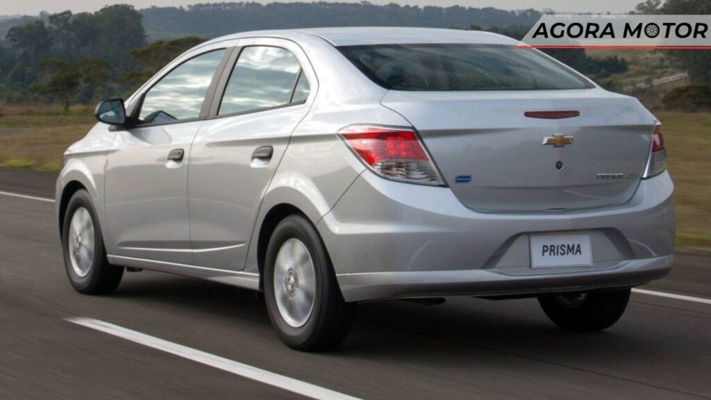 Traseira do Chevrolet Prisma.