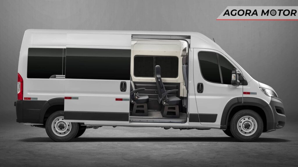 Lateral do Fiat Ducato 2024.
