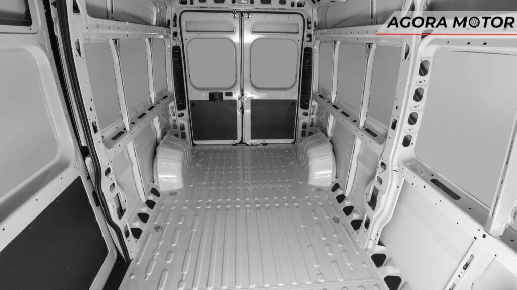 Espaço interno do Ducato.