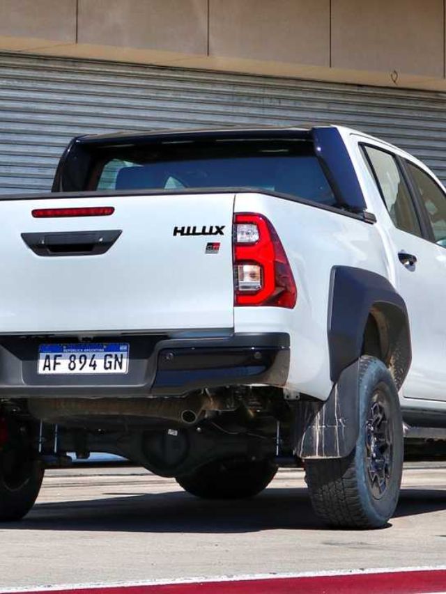 Hilux GR-Sport.
