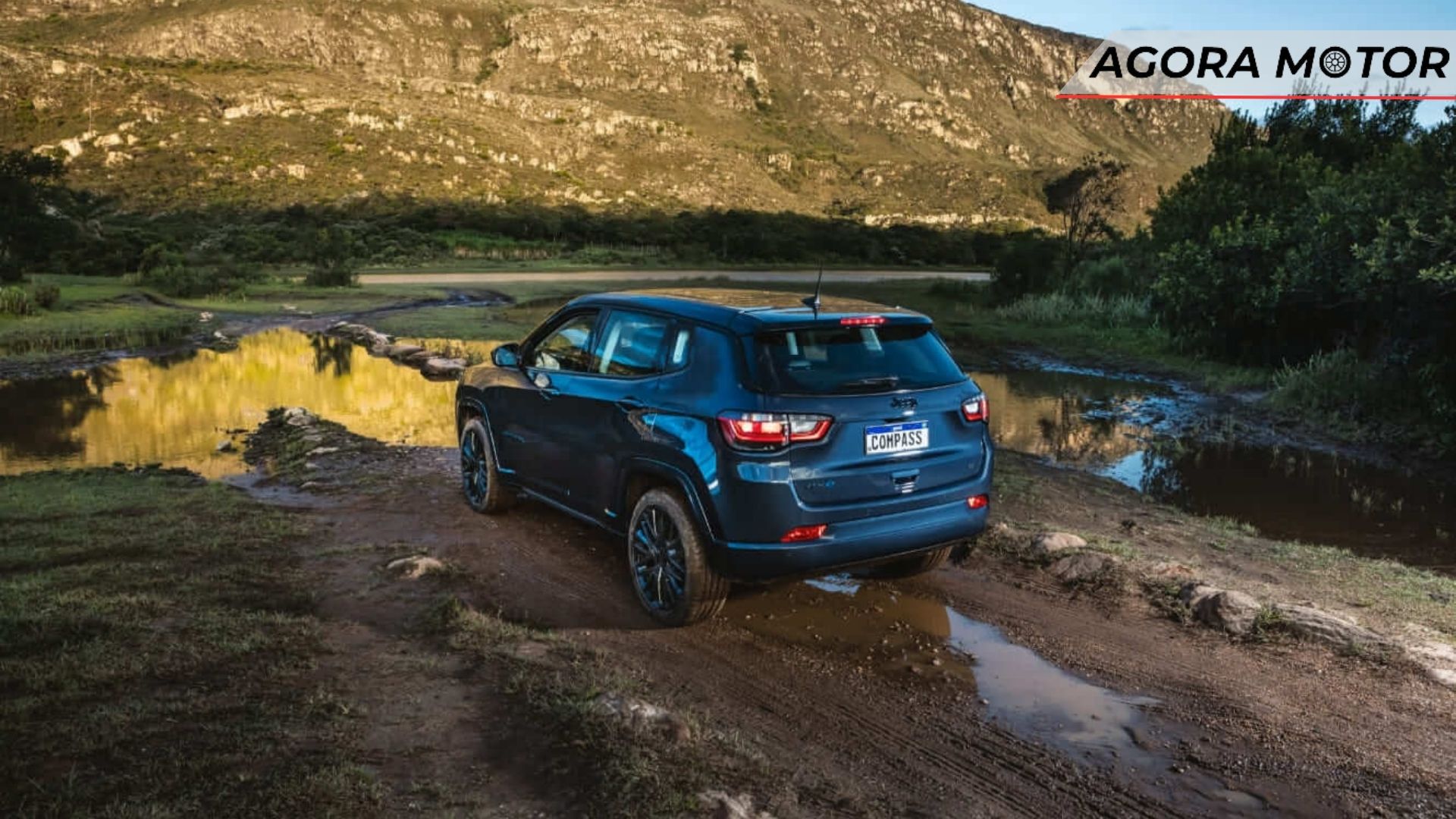 Jeep Compass 2024 versão híbrida.