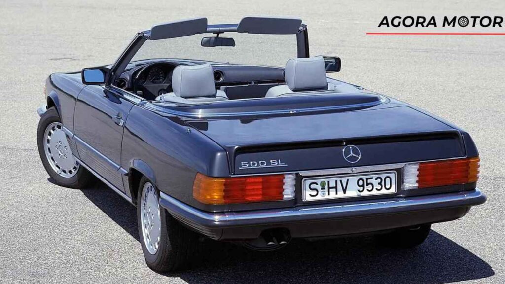 Lanternas traseiras com nervuras da Mercedes