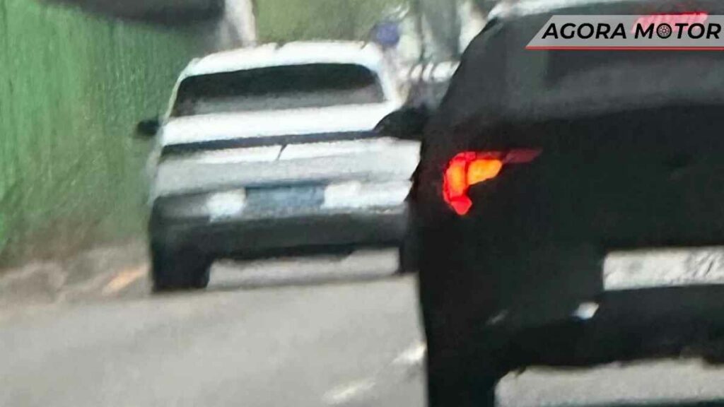 Novo Kia Rio versão hatch é flagrado. Fonte/Reprodução: Kia