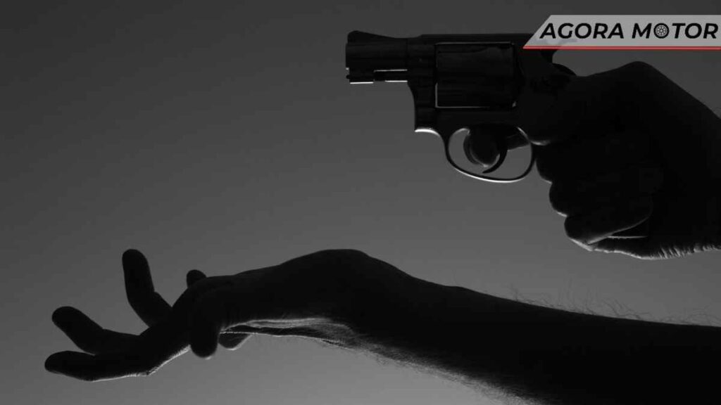 Piloto de F1 persegue ladrões de relógio com sua Ferrari 488 Pista. Fonte/Reprodução: Original